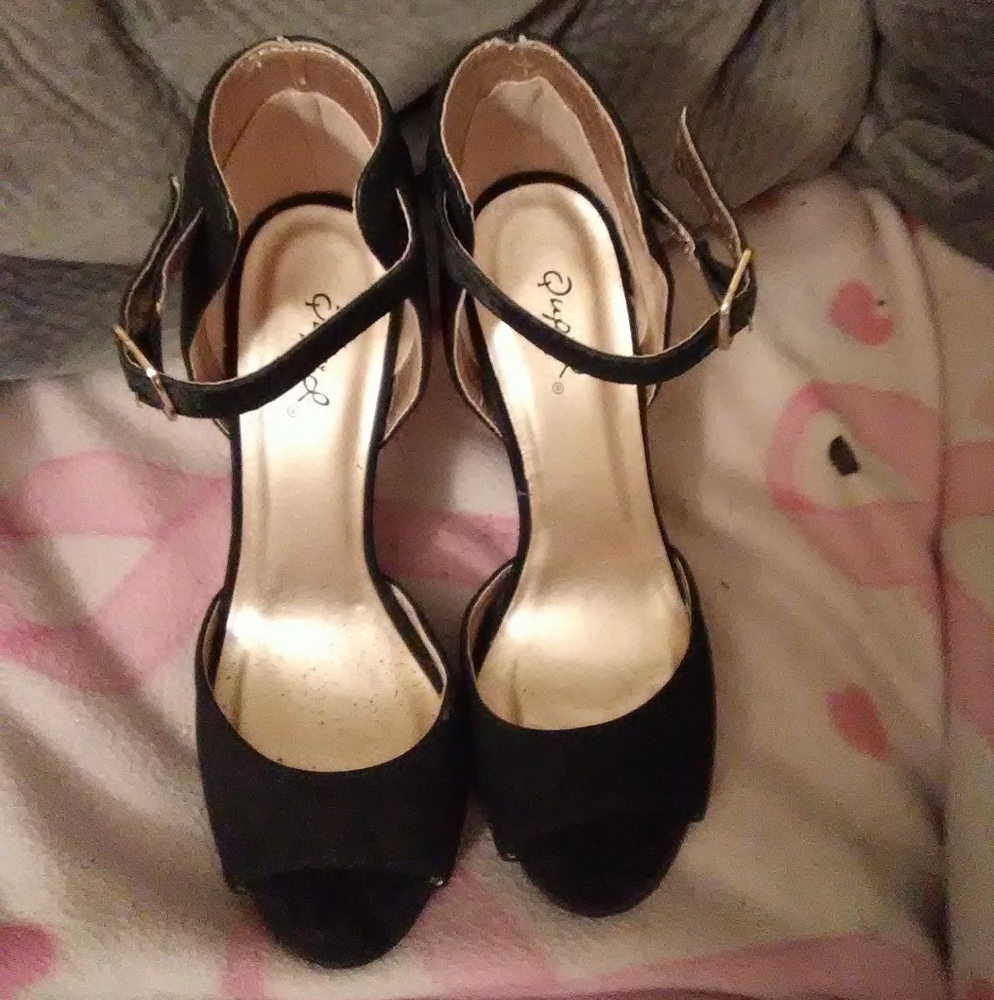 Pointed high heels - Picture 3 of 4